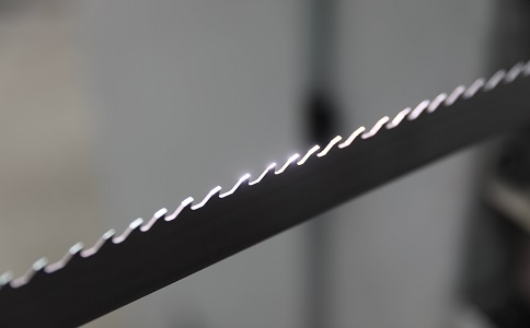 安阳双金属带锯条产生切削噪音的原因具体有哪些？